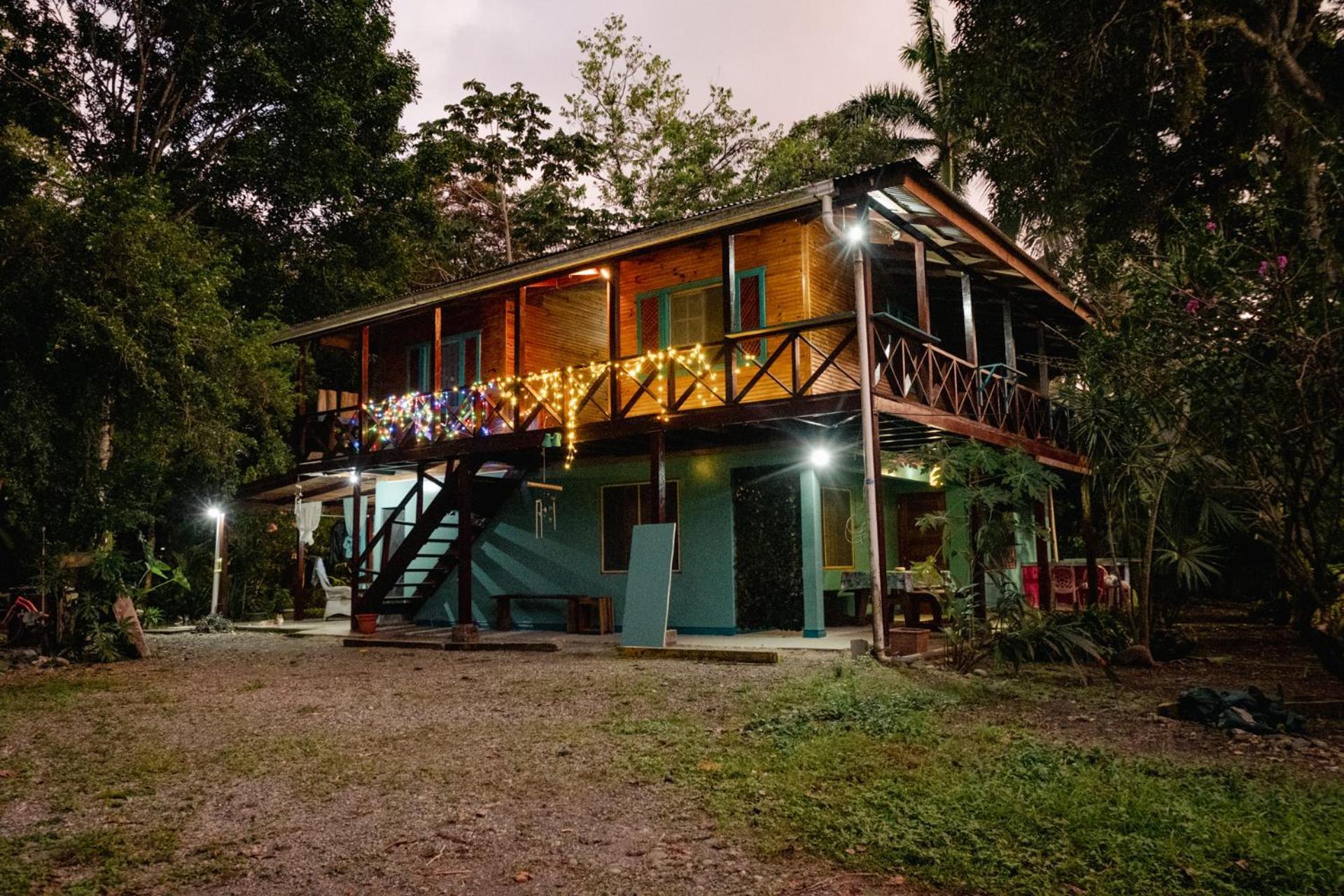 Casa Aldirica Hotel Cahuita Kültér fotó